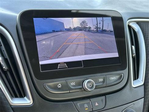 Used 2025 Chevrolet Malibu LT image 25
