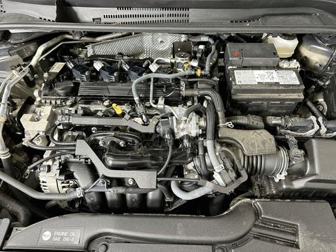 Used 2025 Toyota Corolla LE FWD image 31