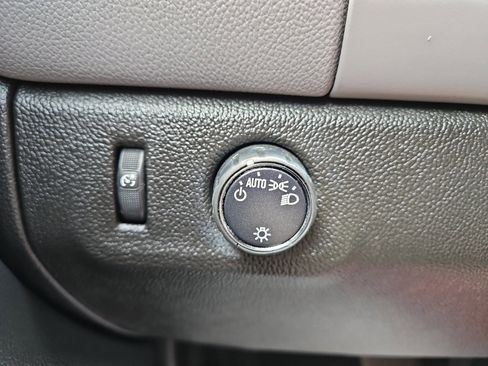 Used 2021 Chevrolet Colorado W/T w/ Custom Special Edition image 14