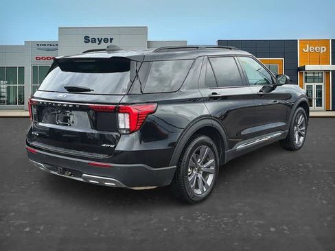 Used 2025 Ford Explorer Active w/ Active Comfort Package AWD/4WD image 7