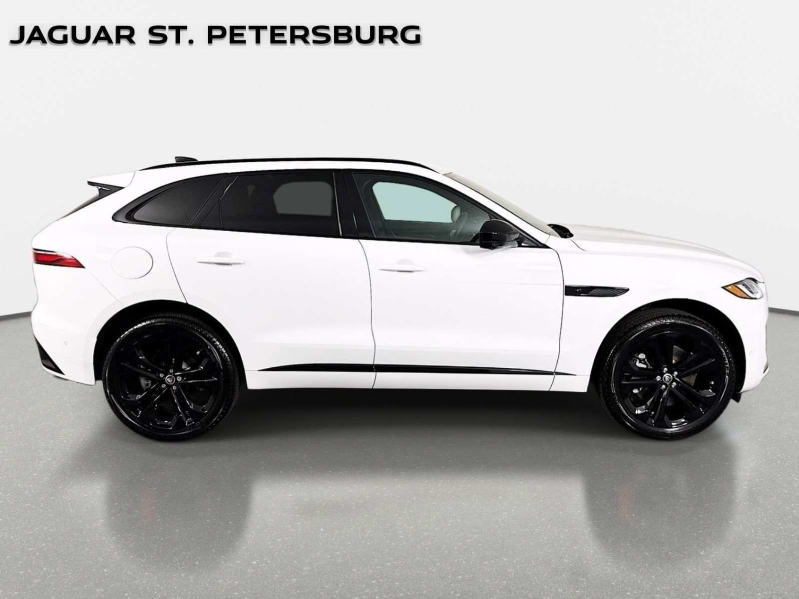 Used 2026 Jaguar F-PACE R-Dynamic S AWD/4WD image 4