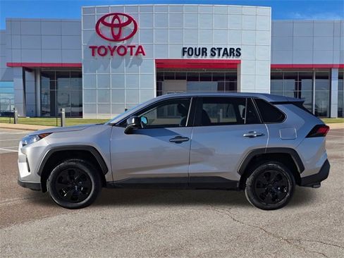 Used 2022 Toyota RAV4 LE image 1