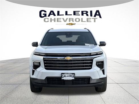 New 2026 Chevrolet Traverse LT w/ Driver Confidence Package image 3