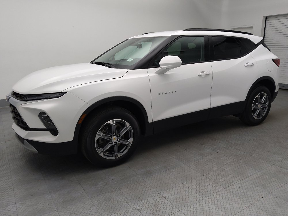 Used 2024 Chevrolet Blazer LT w/ Convenience Package FWD image 2