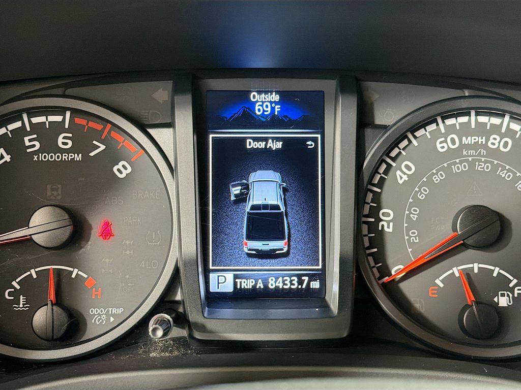 Used 2023 Toyota Tacoma SR AWD/4WD image 14