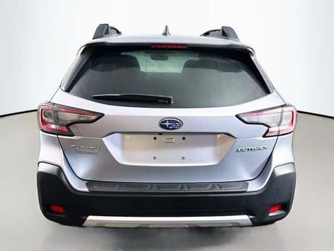 Used 2023 Subaru Outback Limited image 6