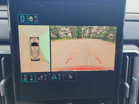 New 2025 GMC Acadia Elevation image 13