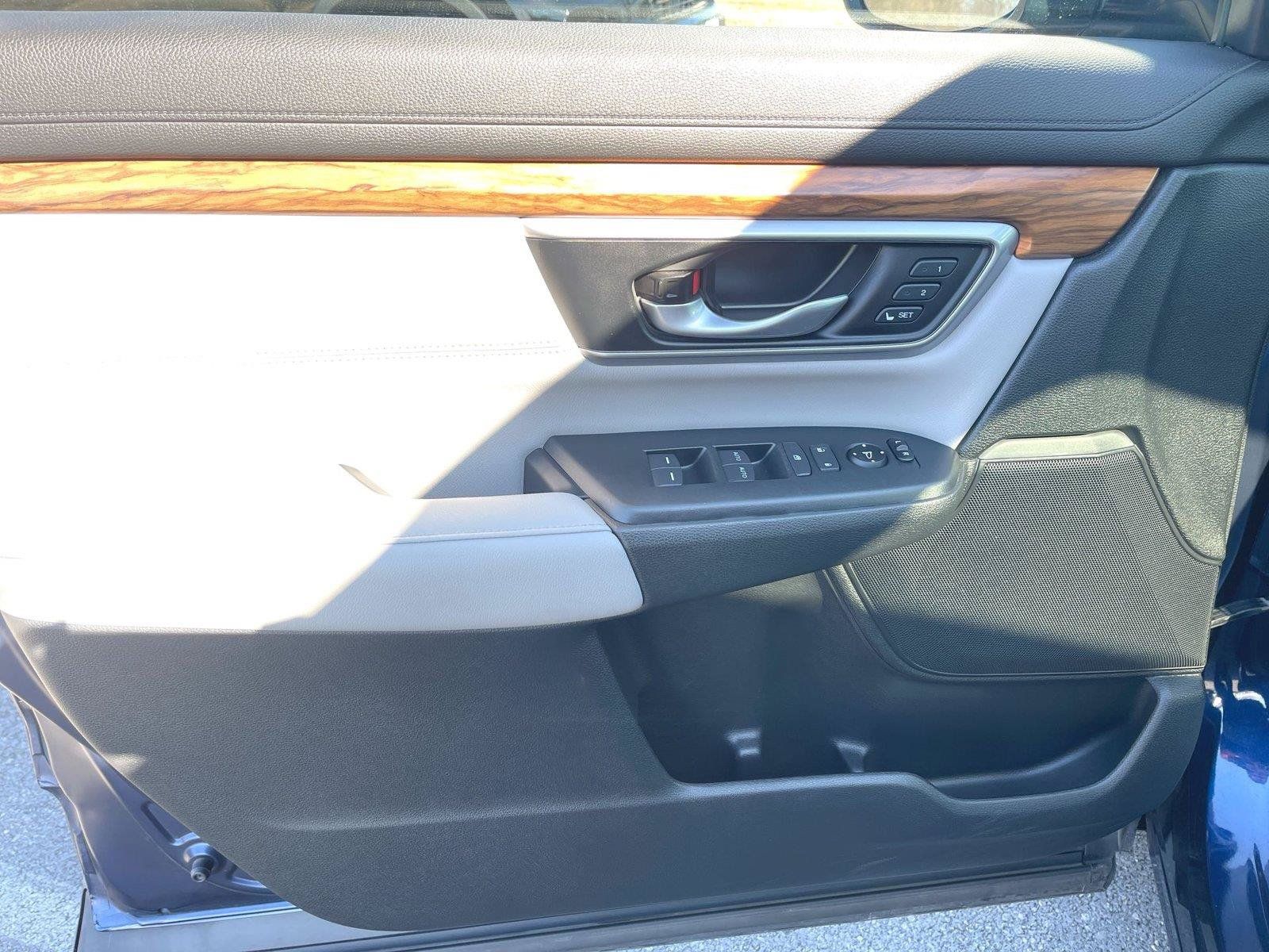 Used 2020 Honda CR-V Touring image 11
