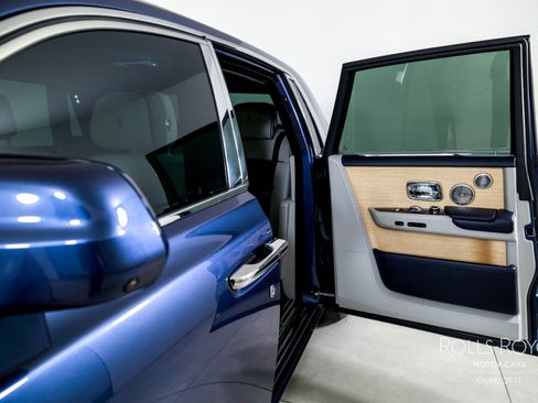 Used 2019 Rolls-Royce Phantom Sedan image 18