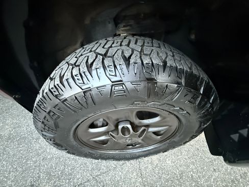 Used 2010 Toyota Tundra 2WD Double Cab image 28