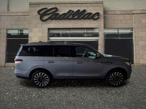 Used 2023 Lincoln Navigator Black Label AWD/4WD image 6