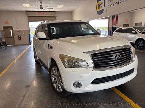 Used 2013 INFINITI QX56 2WD w/ Deluxe Touring Pkg image 2