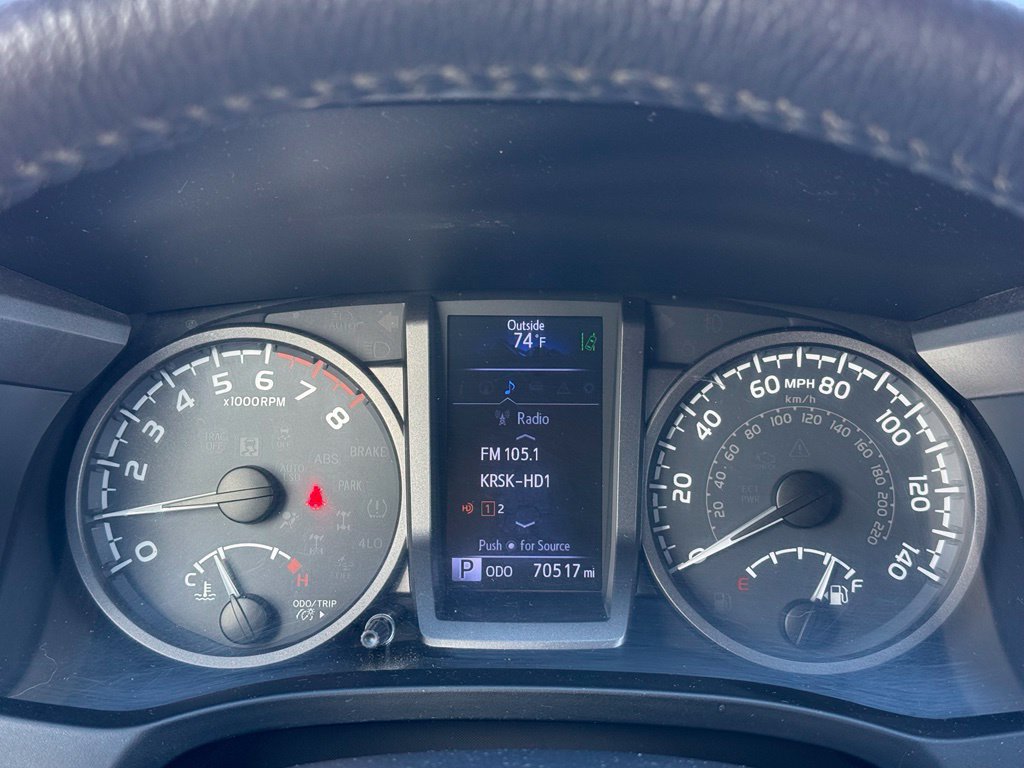 Used 2018 Toyota Tacoma TRD Sport AWD/4WD image 10