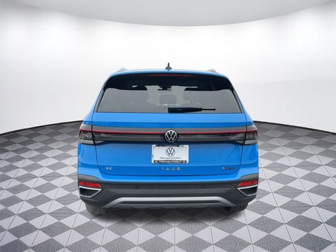 Certified 2025 Volkswagen Taos SE w/ Panoramic Sunroof Package image 10
