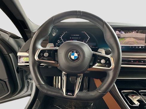 Used 2023 BMW 740i w/ Parking Assistance Package RWD image 11