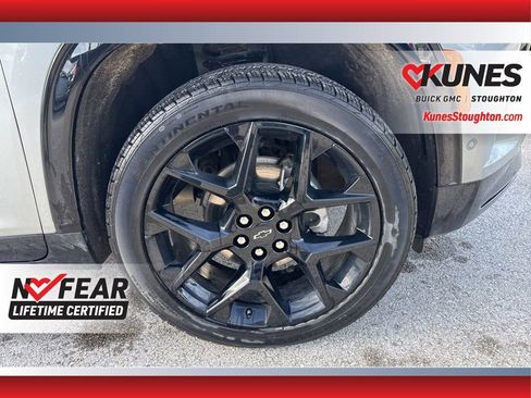 Used 2025 Chevrolet Traverse RS image 15