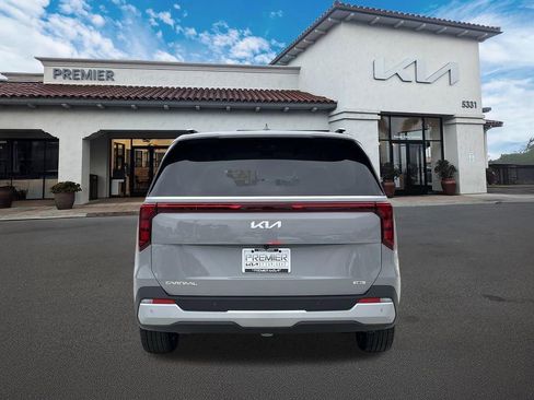 New 2026 Kia Carnival EX image 7