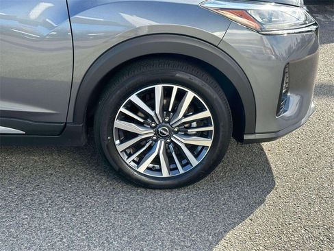 Certified 2024 Nissan Kicks SR image 7