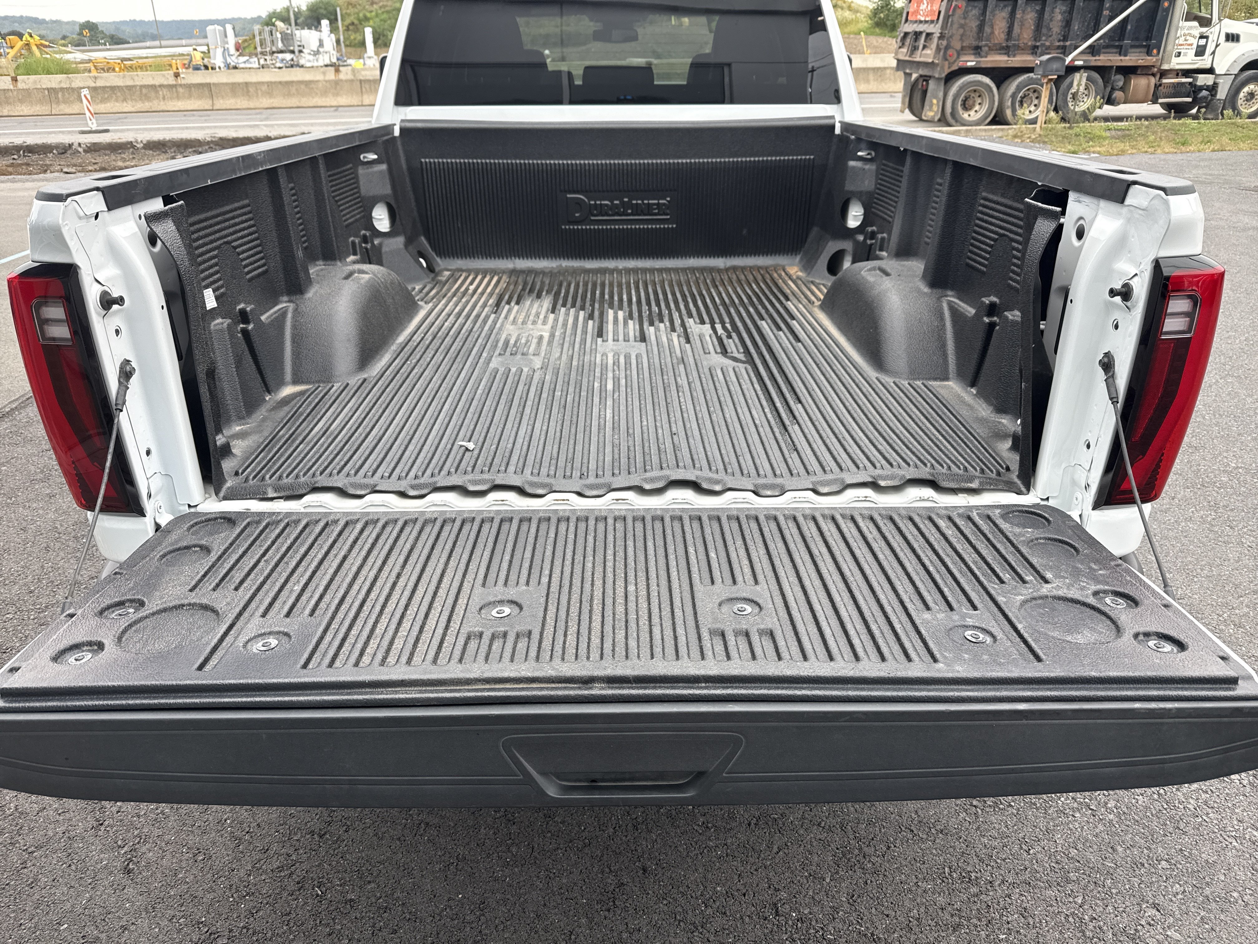 Used 2026 GMC Sierra 2500 SLT w/ SLT Convenience Package AWD/4WD image 5