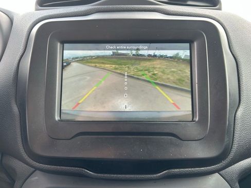 Used 2019 Jeep Renegade Trailhawk AWD/4WD image 18