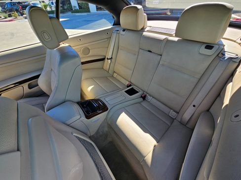 Used 2011 BMW 328i Convertible image 25