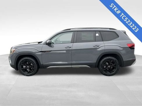New 2026 Volkswagen Atlas Peak Edition image 4