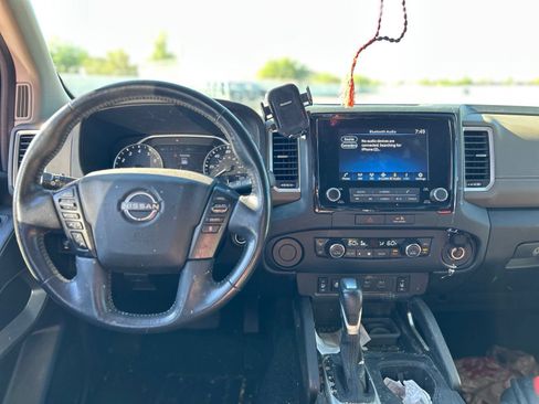 Used 2022 Nissan Frontier SV RWD image 16