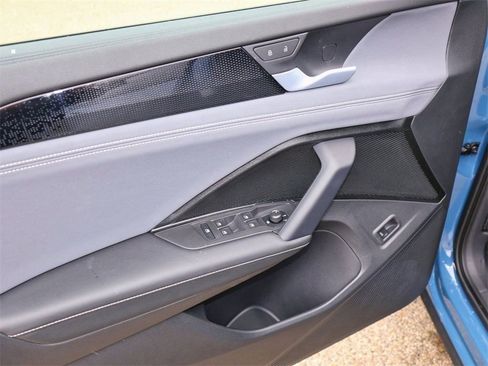 New 2026 Volkswagen Tiguan SE R-Line AWD/4WD image 15