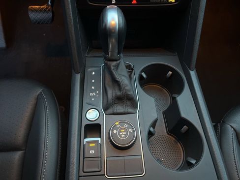 Used 2019 Volkswagen Atlas SE w/ Towing Package image 17