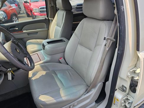 Used 2010 Chevrolet Tahoe LTZ AWD/4WD image 27