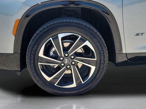 Used 2025 Buick Enclave Sport Touring image 25