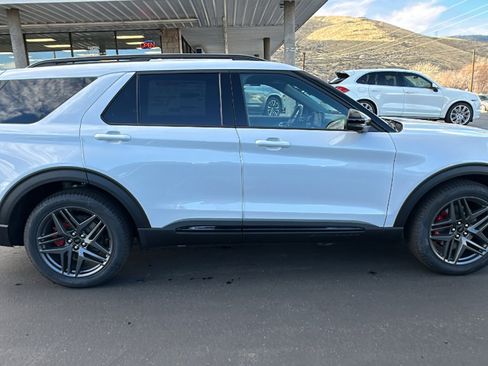 New 2026 Ford Explorer ST w/ Sun And Sound Package image 2