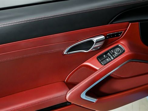 Used 2018 Porsche 911 Carrera image 17