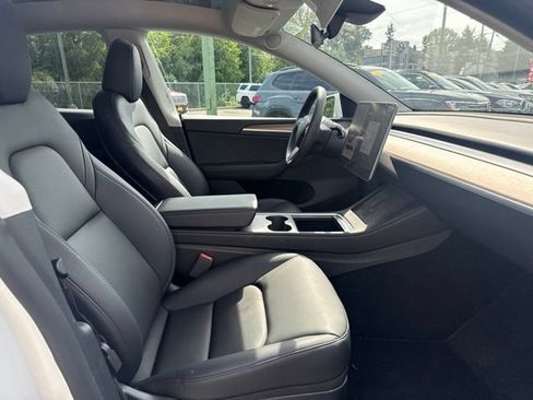 Used 2023 Tesla Model Y Long Range AWD/4WD image 9