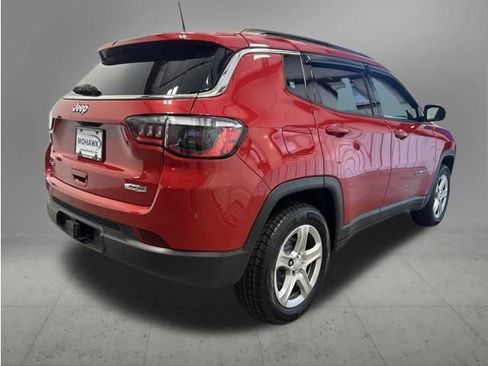 Used 2023 Jeep Compass Latitude w/ Convenience Group AWD/4WD image 8