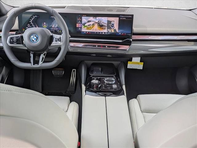 Used 2027 BMW 550e xDrive w/ Executive Package AWD/4WD image 16