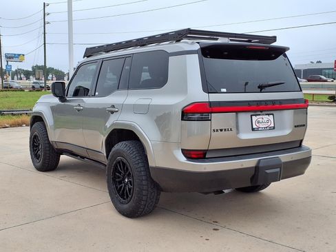 Used 2025 Lexus GX 550 w/ Accessory Package (2T) AWD/4WD image 8
