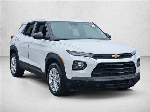 Used 2021 Chevrolet TrailBlazer LS FWD image 3