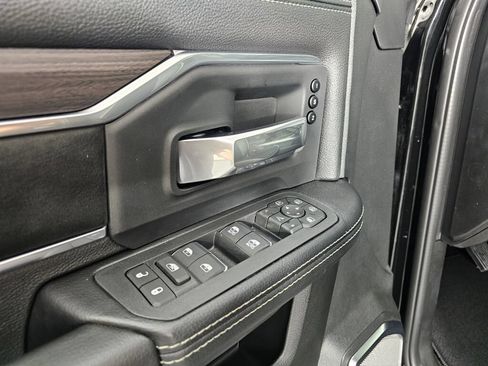 New 2026 RAM 2500 Laramie AWD/4WD image 21