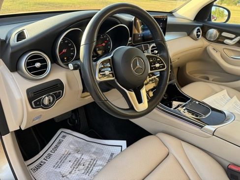 Used 2020 Mercedes-Benz GLC 300 w/ Parking Assistance Package image 17