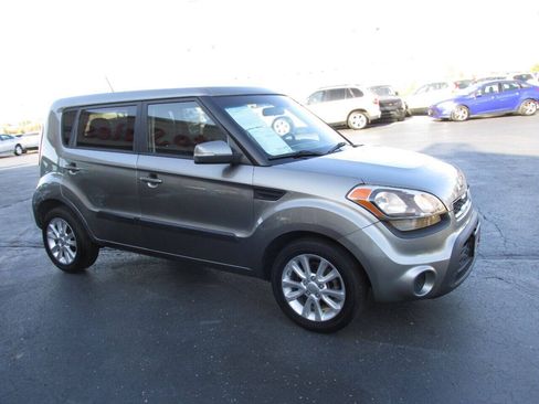 Used 2013 Kia Soul + w/ Audio Pkg FWD image 49