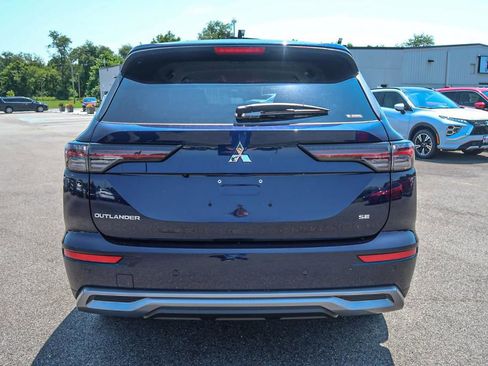 New 2025 Mitsubishi Outlander AWD image 11