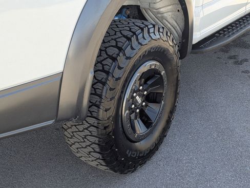 Used 2017 Ford F150 Raptor w/ Equipment Group 802A Luxury image 12