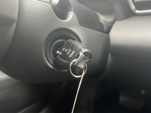 Used 2021 Hyundai Elantra SE image 23