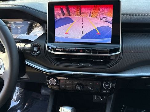 Used 2024 Jeep Compass Trailhawk image 31