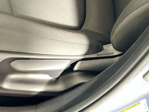 Used 2022 Toyota Corolla LE image 15