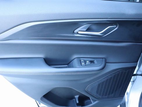 New 2025 Jeep Grand Cherokee Altitude image 17