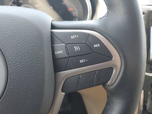 Used 2020 Jeep Grand Cherokee Limited w/ Luxury Group II RWD image 22