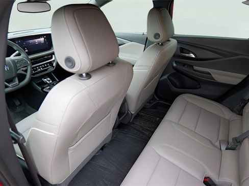 New 2026 Buick Envista Avenir image 18