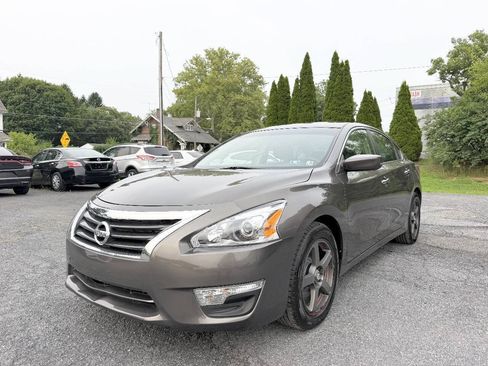 Used 2013 Nissan Altima 2.5 FWD image 1